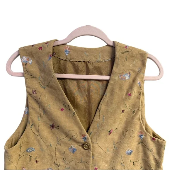 Floral Embroidered Yellow Vest - Picture 3 of 8